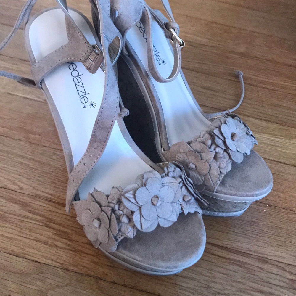 Shoedazzle platform wedges